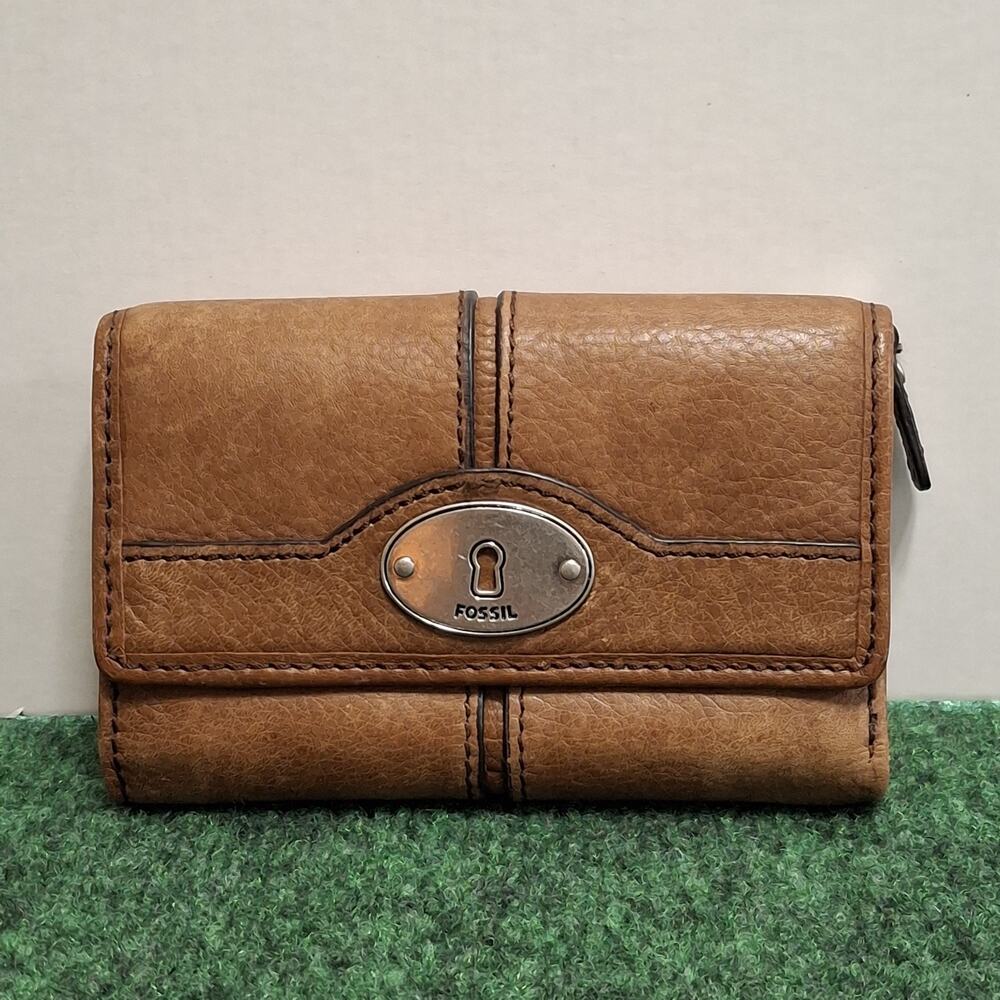 Vintage Fossil Maddox Brown Keyhole Leather Trifold Wallet Clutch Keyhole
